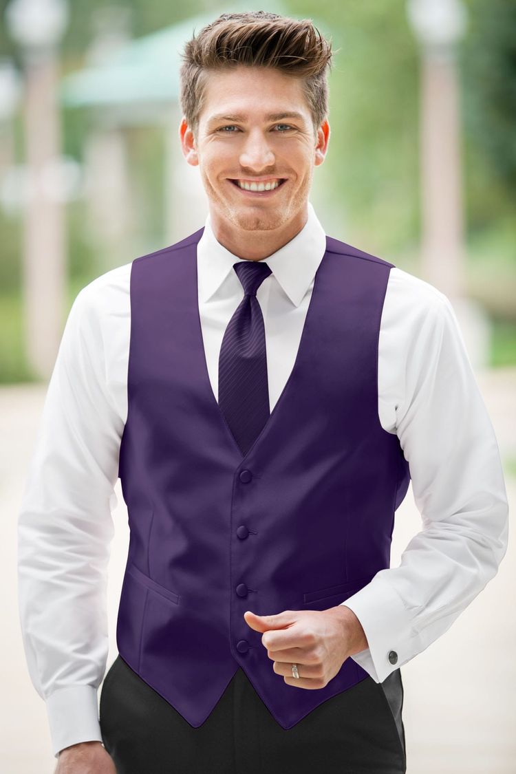 Guy wearing the Expressions Regency Fullback Vest and matching tie